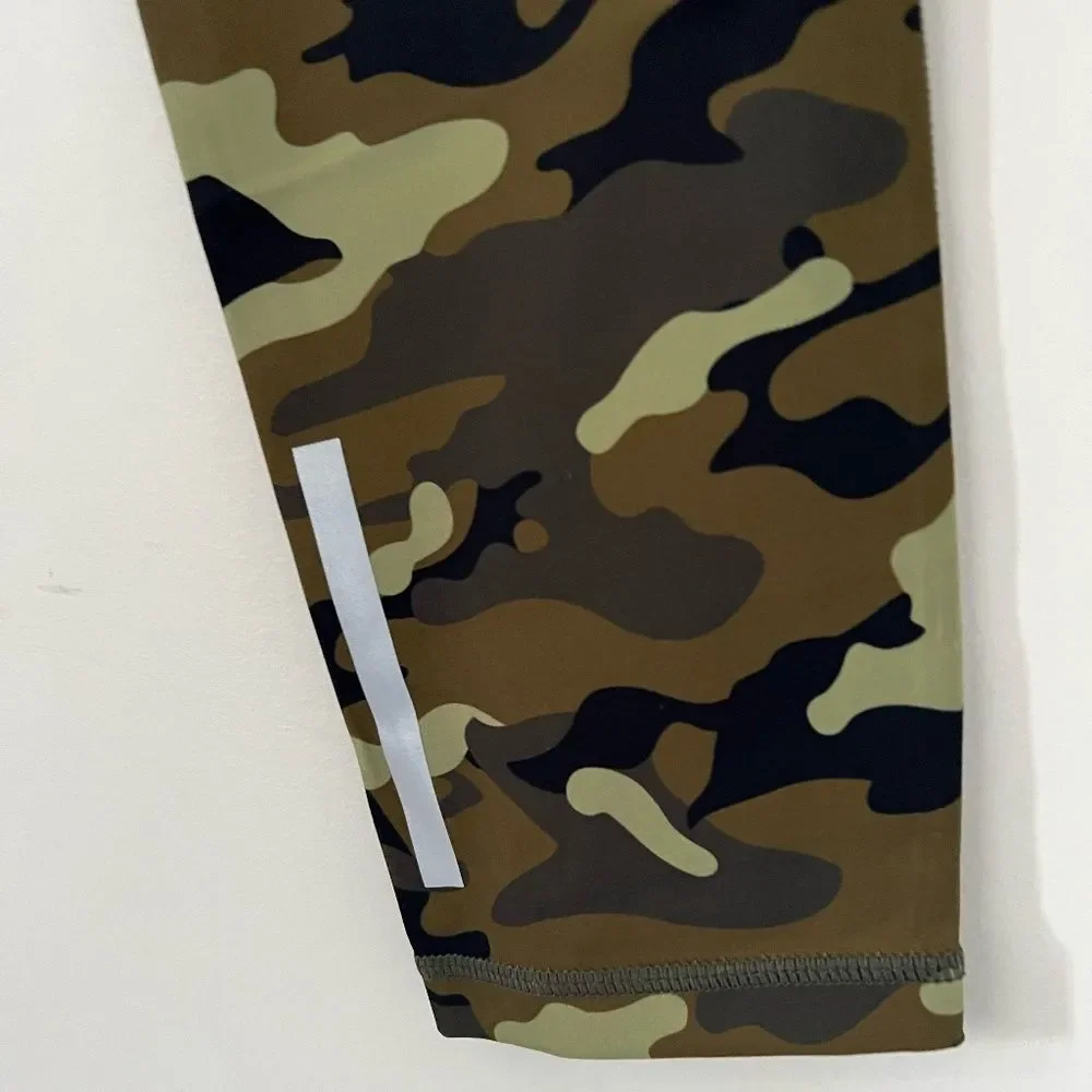 ZYIA Light Green Camo Reflective Soft & Snug Mid-Rise 7/8 Legging Size 6-8 - Picture 8 of 16